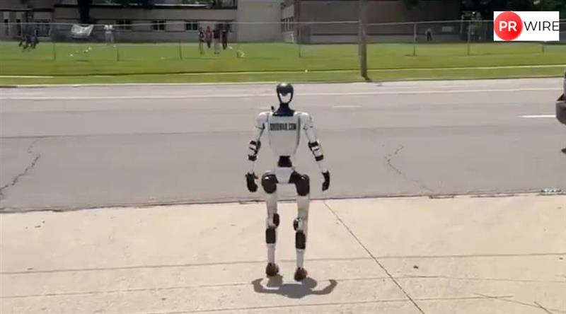 Robot spotted running across Dubai street in viral video_ ‘Rushing to pee_ Looking for a job_’