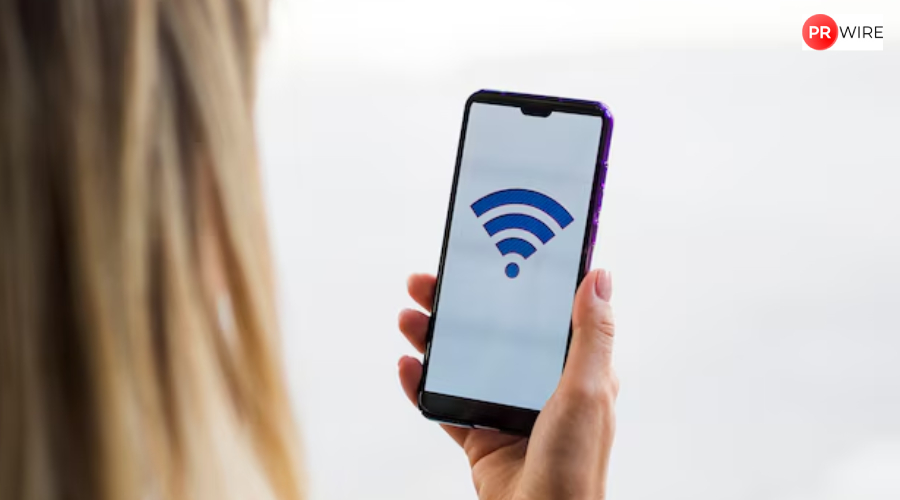 What free airport Wi-Fi doesn’t show you_ Dangers and simple habits to stay safe